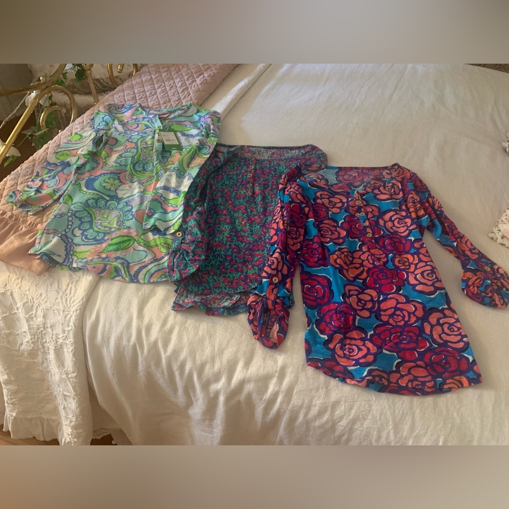 3 Lilly Pulitzer tops xs- one new